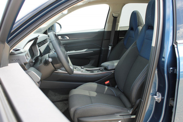 Lynk & Co 01 261PK Automaat Adaptieve Cruise Control / Elektrisch verstelbare voorstoelen / BLIS / Stoelverwarming / Climate Control / Parkeersensoren met 360 gradencamera / Regensensor