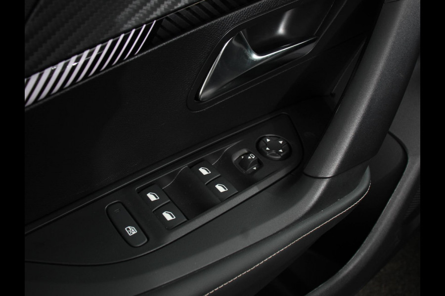 Peugeot e-2008 EV Allure 50 kWh Navigatie Apple Carplay/Android Auto Climate Control Led Parkeer sensoren Cruise Control Stoelverwarming
