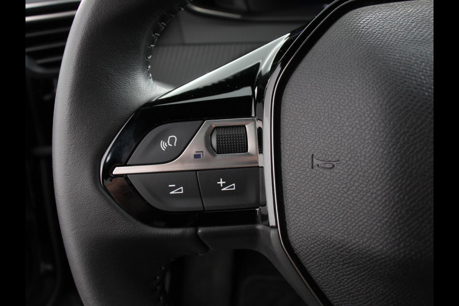 Peugeot e-2008 EV Allure 50 kWh Navigatie Apple Carplay/Android Auto Climate Control Led Parkeer sensoren Cruise Control Stoelverwarming