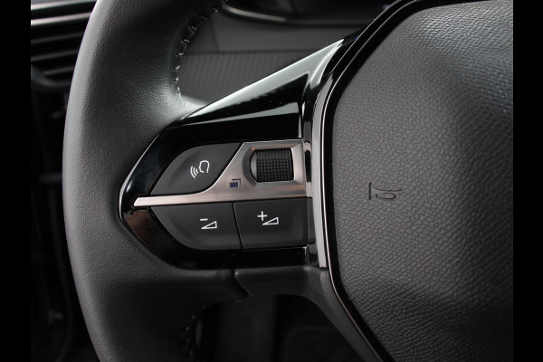 Peugeot e-2008 EV Allure 50 kWh Navigatie Apple Carplay/Android Auto Climate Control Led Parkeer sensoren Cruise Control Stoelverwarming