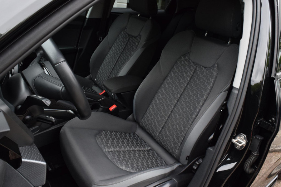 Audi A1 Sportback 25 TFSI|2x S-Line|18"|Carplay|PDC|Stoelverw.|