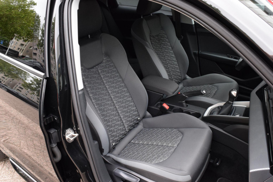 Audi A1 Sportback 25 TFSI|2x S-Line|18"|Carplay|PDC|Stoelverw.|