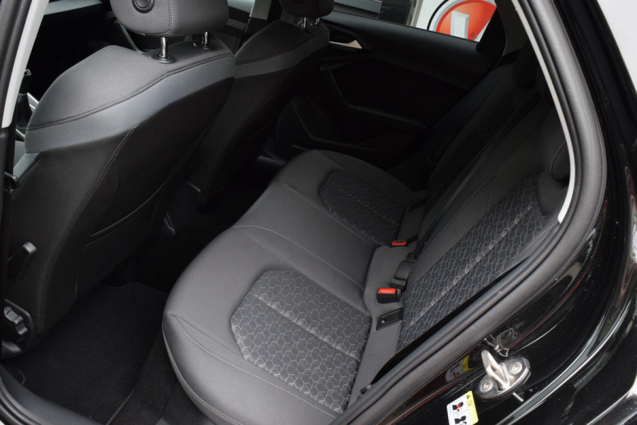 Audi A1 Sportback 25 TFSI|2x S-Line|18"|Carplay|PDC|Stoelverw.|