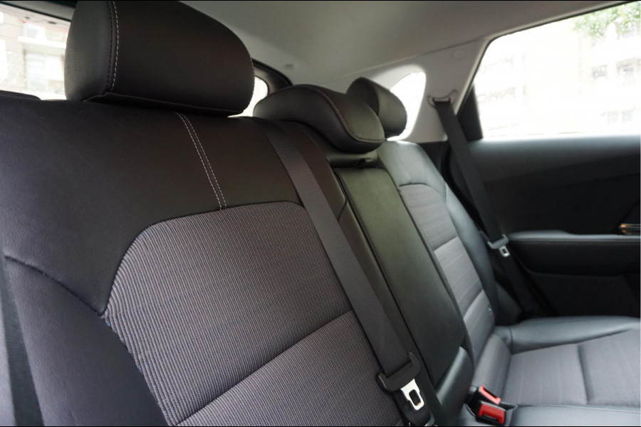 Kia Niro 1.6 GDi Hybrid DynamicLine Aut6 | LEER/ stof | Cruise + Lane | Apple Carplay/ Android Auto | 4/26 dealer beurt gehad |