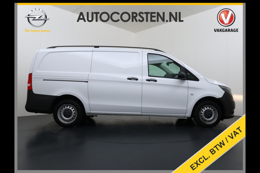 Mercedes-Benz Vito 114CDI 136pk AUT-7 L2 Lang Trekhaak Euro-6 Airco Cruise Control Bluetooth Lane Asist Pdc Betonplex Vloer Wandbetimmering Kast inbouw Achter+Geblindeerde-Raam Schuifdeur 1e Eigenaar 2.000KG Trekgewicht Nette Bus!