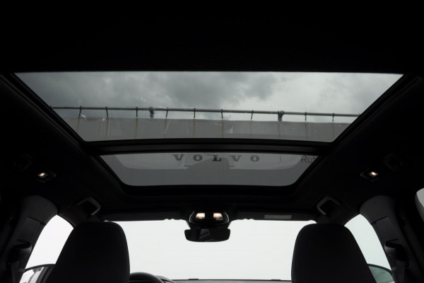 Volvo EX40 252PK Automaat Single Motor Extended Range Plus Panoramadak / Apple Carplay / Android Auto / Harman kardon audio / Adaptive cruise control / Pilot assist / Lichtmetalen velgen /