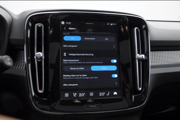 Volvo EX40 252PK Automaat Single Motor Extended Range Plus Panoramadak / Apple Carplay / Android Auto / Harman kardon audio / Adaptive cruise control / Pilot assist / Lichtmetalen velgen /