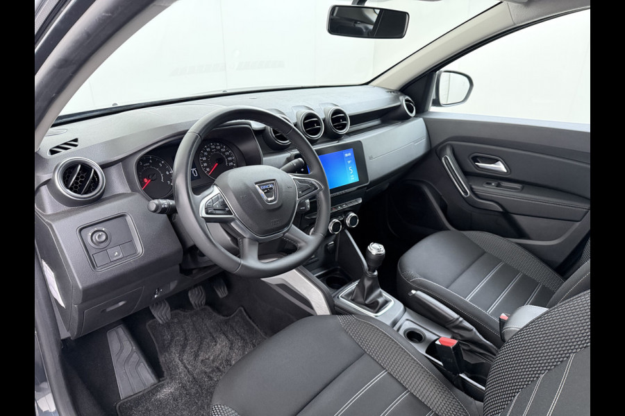 Dacia Duster 1.3TCe 131PK Prestige Trekhaak Navi Camera Apple Carplay Android Auto Ecc Bluetooth Cruise Control Pdc Dodehoek Signalering Isofix Privacy Glas Sidesteps Lmv ESP 1.500KG Trekgewicht Origineel Nederlandse Auto