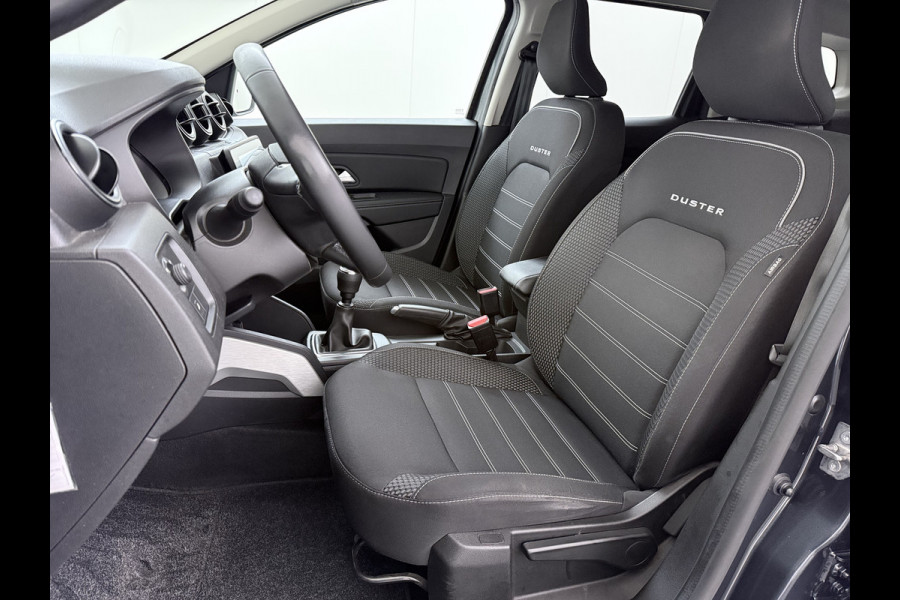 Dacia Duster 1.3TCe 131PK Prestige Trekhaak Navi Camera Apple Carplay Android Auto Ecc Bluetooth Cruise Control Pdc Dodehoek Signalering Isofix Privacy Glas Sidesteps Lmv ESP 1.500KG Trekgewicht Origineel Nederlandse Auto