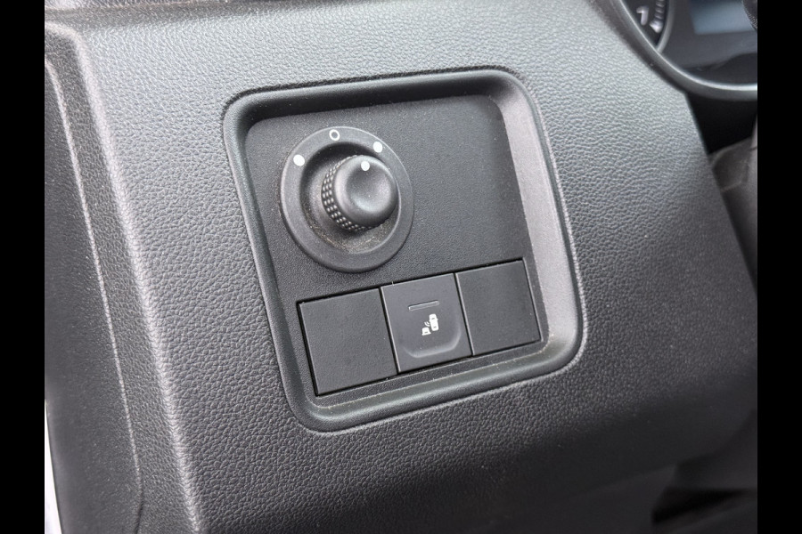 Dacia Duster 1.3TCe 131PK Prestige Trekhaak Navi Camera Apple Carplay Android Auto Ecc Bluetooth Cruise Control Pdc Dodehoek Signalering Isofix Privacy Glas Sidesteps Lmv ESP 1.500KG Trekgewicht Origineel Nederlandse Auto