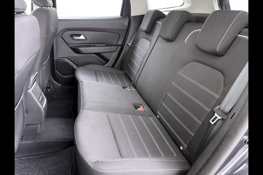 Dacia Duster 1.3TCe 131PK Prestige Trekhaak Navi Camera Apple Carplay Android Auto Ecc Bluetooth Cruise Control Pdc Dodehoek Signalering Isofix Privacy Glas Sidesteps Lmv ESP 1.500KG Trekgewicht Origineel Nederlandse Auto