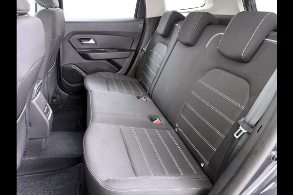 Dacia Duster 1.3TCe 131PK Prestige Trekhaak Navi Camera Apple Carplay Android Auto Ecc Bluetooth Cruise Control Pdc Dodehoek Signalering Isofix Privacy Glas Sidesteps Lmv ESP 1.500KG Trekgewicht Origineel Nederlandse Auto