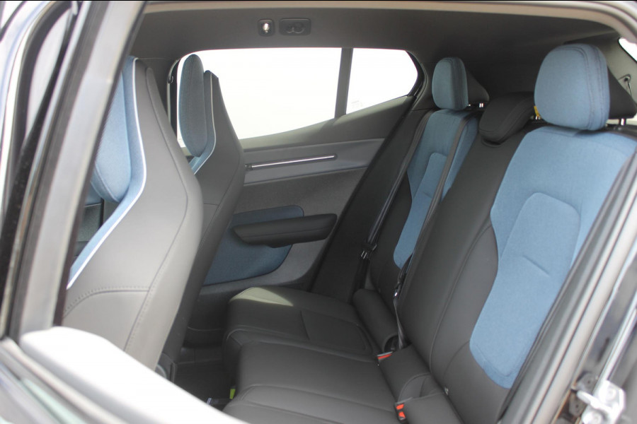 Volvo EX30 Single Motor Ext Range Plus Black Ed Europa 69 kWh 20" Lichtmetalen velgen, Google Infotainment, Getinte ramen vanaf de B-Stijl, Verwarmbare voorstoelen, Parkeersenoren