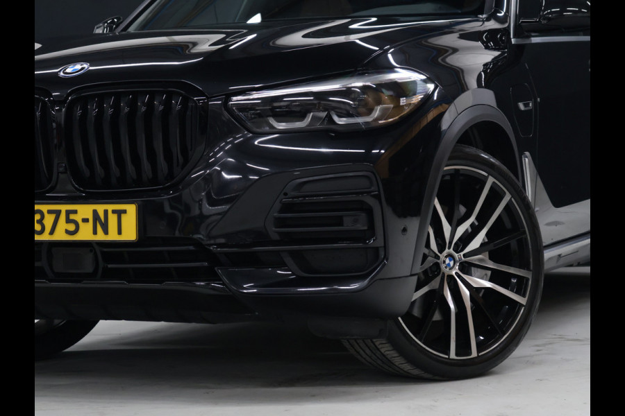 BMW X5 xDrive45e M Sport [LUCHTVERING, SCHUIFKANTELDAK, APPLE CARPLAY, MEMORY SEATS, CAMERA, ADAPTIVE CRUISE, STOELVERWARMING, ELEK. ACHTERKLEP,  NAVIGATIE, NIEUWSTAAT]