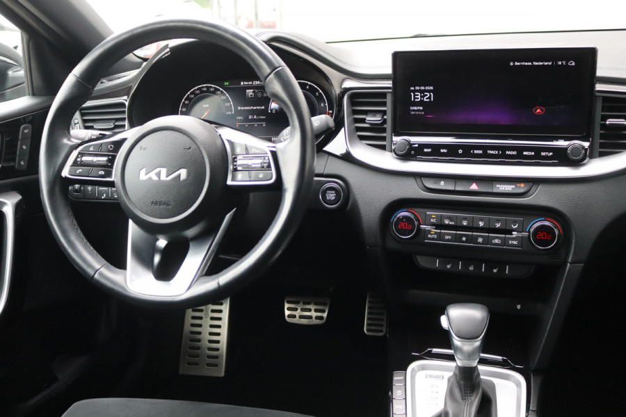 Kia Xceed 1.5 T-GDI 160PK Automaat Black Edition Memory-stoel/Elektr.-klep/Winter-pack