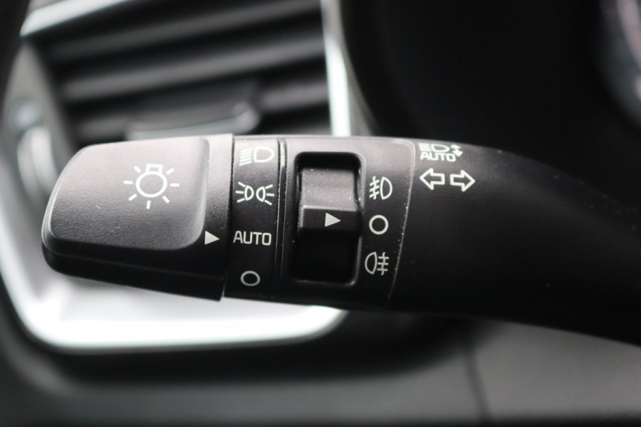 Kia Xceed 1.5 T-GDI 160PK Automaat Black Edition Memory-stoel/Elektr.-klep/Winter-pack