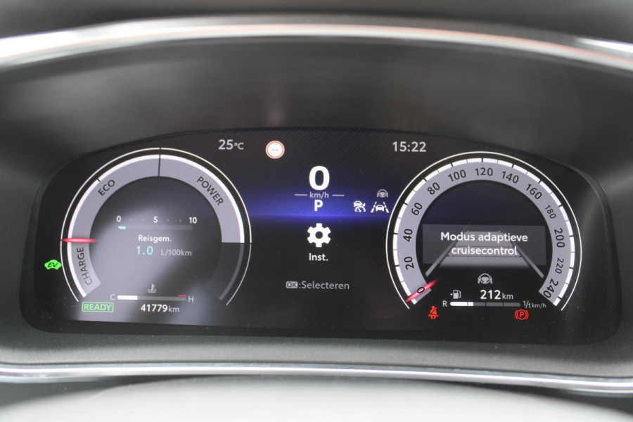 Toyota Corolla Touring Sports 1.8 Hybrid First Edition | Trekhaak | Adaptieve Cruise Control | Stoelverwarming | 17 Inch Lichtmetalen Velgen | Electrische achterklep