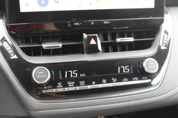 Toyota Corolla Touring Sports 1.8 Hybrid First Edition | Trekhaak | Adaptieve Cruise Control | Stoelverwarming | 17 Inch Lichtmetalen Velgen | Electrische achterklep