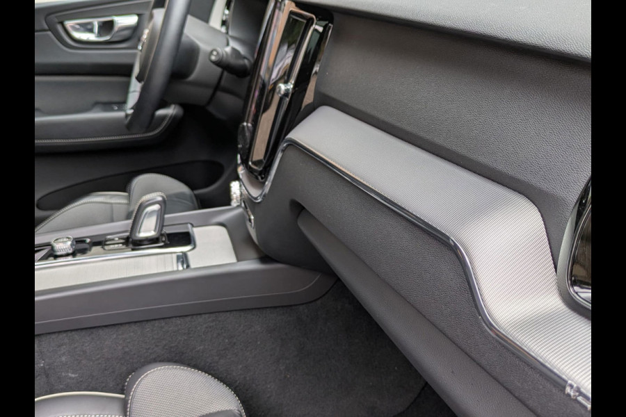 Volvo XC60 2.0 T6 Plug-in hybrid AWD R-Design|Panodak|Memory|Sportstoelen|Keyless-Entry|Facelift 12-2021|