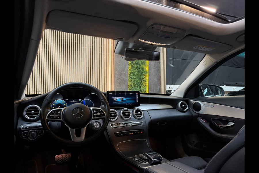 Mercedes-Benz C-Klasse 180 Business Solution AMG |PANO|360 CAM|KEYLESS|LANE ASSIST|AUTOPILOT|SFEERVERLICHTING|DODEHOEK|NL AUTO|NAP
