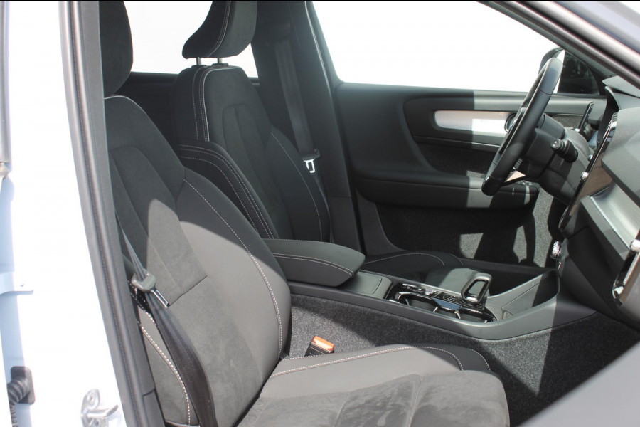 Volvo XC40 2.0 B4 Plus Dark