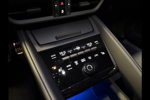 Porsche Macan 4S 100kWh 449PK-SOH 97%-LUCHTV.-PANO-HEAD UP-MATRIX-STOELEN 14 VOUDIG-VIERWIELSTURING-TREKHAAK