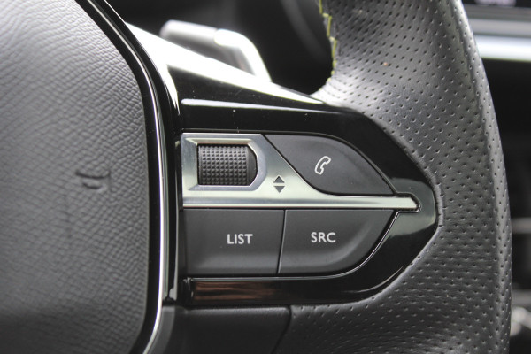 Peugeot 2008 1.2 PureTech 130PK GT-Line Automaat | 3D Cockpit | Leder | Panoramadak | Massage