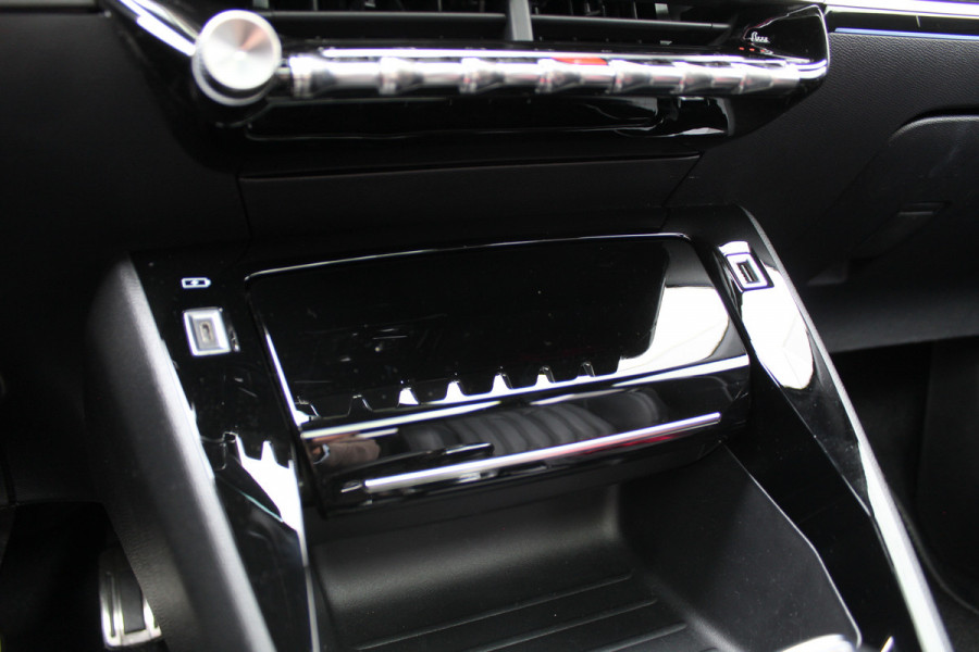 Peugeot 2008 1.2 PureTech 130PK GT-Line Automaat | 3D Cockpit | Leder | Panoramadak | Massage