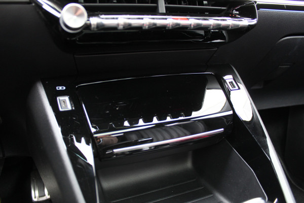 Peugeot 2008 1.2 PureTech 130PK GT-Line Automaat | 3D Cockpit | Leder | Panoramadak | Massage