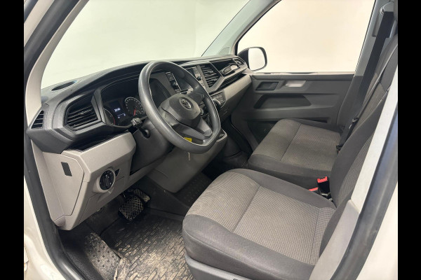 Volkswagen Transporter 2.0 TDI L1H1 30 Comfortline Airco Cruise Control Trekhaak Apple Carplay Parkeersensoren