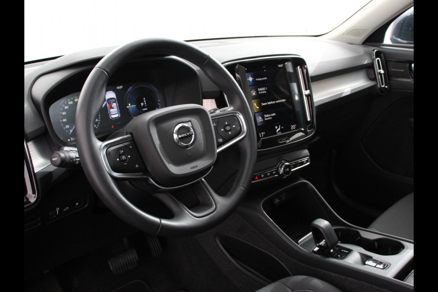 Volvo XC40 1.5 T4 Recharge Inscription Navigatie Apple Carplay/ Android Auto Camera Parkeersensoren achter Adaptive Cruise Control Full Led Virtual Cockpit Climate Control Lichtmetalen velgen