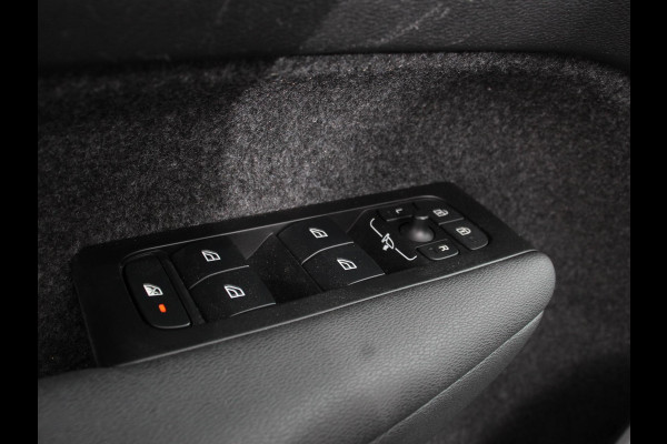 Volvo XC40 1.5 T4 Recharge Inscription Navigatie Apple Carplay/ Android Auto Camera Parkeersensoren achter Adaptive Cruise Control Full Led Virtual Cockpit Climate Control Lichtmetalen velgen
