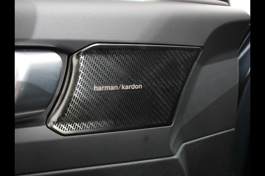 Volvo XC40 1.5 T4 Recharge Inscription Navigatie Apple Carplay/ Android Auto Camera Parkeersensoren achter Adaptive Cruise Control Full Led Virtual Cockpit Climate Control Lichtmetalen velgen