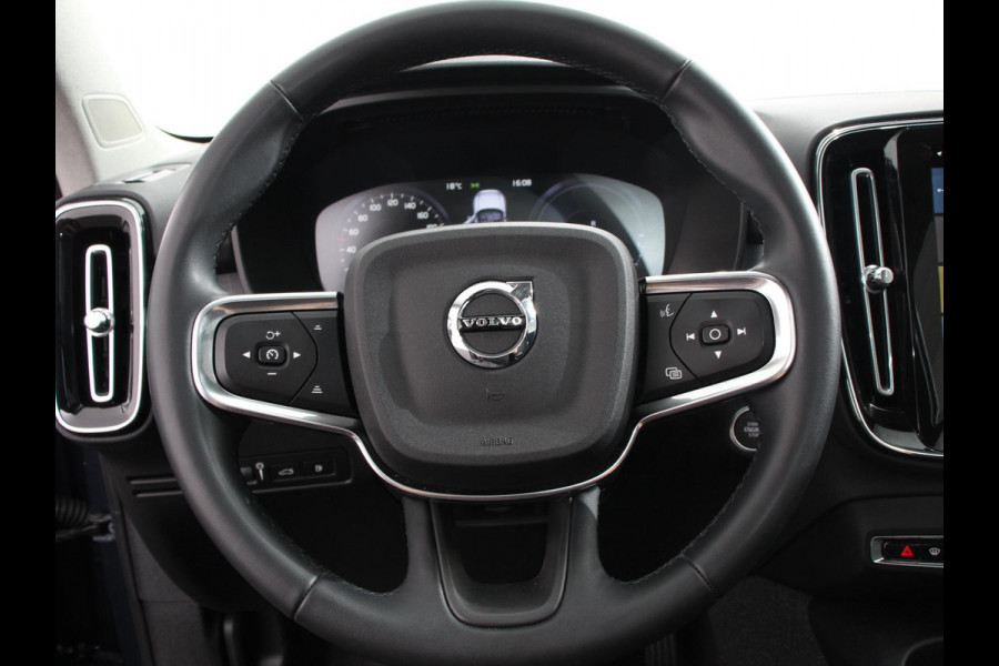 Volvo XC40 1.5 T4 Recharge Inscription Navigatie Apple Carplay/ Android Auto Camera Parkeersensoren achter Adaptive Cruise Control Full Led Virtual Cockpit Climate Control Lichtmetalen velgen