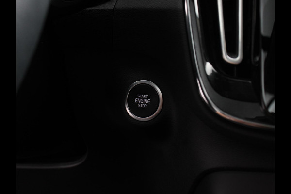 Volvo XC40 1.5 T4 Recharge Inscription Navigatie Apple Carplay/ Android Auto Camera Parkeersensoren achter Adaptive Cruise Control Full Led Virtual Cockpit Climate Control Lichtmetalen velgen