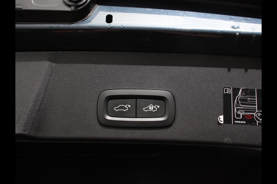 Volvo XC40 1.5 T4 Recharge Inscription Navigatie Apple Carplay/ Android Auto Camera Parkeersensoren achter Adaptive Cruise Control Full Led Virtual Cockpit Climate Control Lichtmetalen velgen