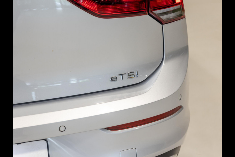 Volkswagen Golf 1.5 eTSI Style 150pk / Elektrisch verstelbare voorstoel(en) met geheugen / Apple carplay / Dodehoek detectie / Adaptieve cruise control / Stoelverwarming