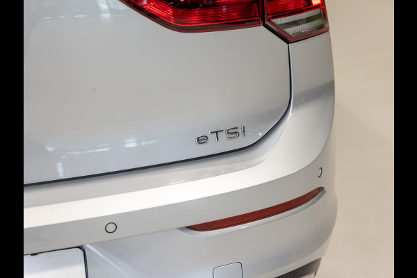 Volkswagen Golf 1.5 eTSI Style 150pk / Elektrisch verstelbare voorstoel(en) met geheugen / Apple carplay / Dodehoek detectie / Adaptieve cruise control / Stoelverwarming