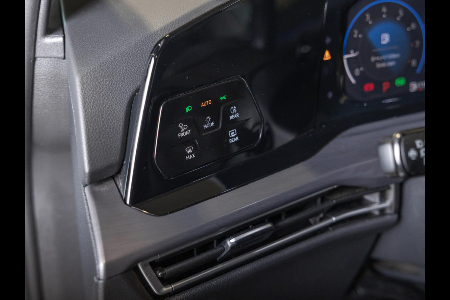 Volkswagen Golf 1.5 eTSI Style 150pk / Elektrisch verstelbare voorstoel(en) met geheugen / Apple carplay / Dodehoek detectie / Adaptieve cruise control / Stoelverwarming