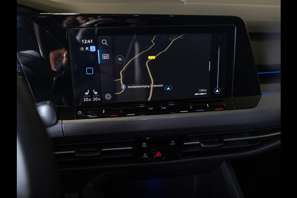 Volkswagen Golf 1.5 eTSI Style 150pk / Elektrisch verstelbare voorstoel(en) met geheugen / Apple carplay / Dodehoek detectie / Adaptieve cruise control / Stoelverwarming