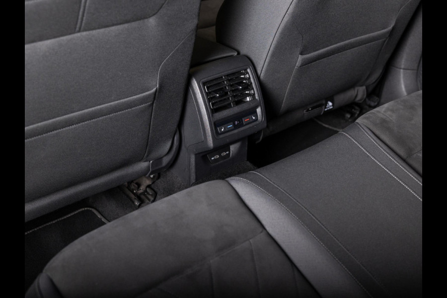Volkswagen Golf 1.5 eTSI Style 150pk / Elektrisch verstelbare voorstoel(en) met geheugen / Apple carplay / Dodehoek detectie / Adaptieve cruise control / Stoelverwarming