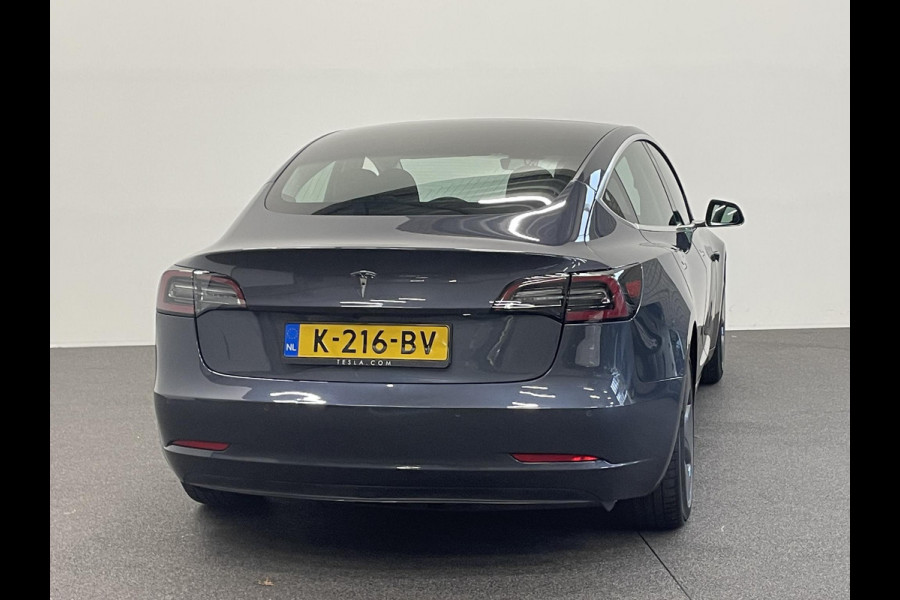Tesla Model 3 Standard RWD Plus 60 kWh SOH 93% Airco ECC Navigatie Parkeersensoren Camera Adaptive Cruise Leder Panoramadak