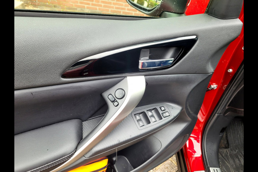 Mitsubishi Eclipse Cross 2.4 PHEV Instyle - Pano, HUD, Cam, ACC, 4x stoelverw. Trekhaak [NL NAP]