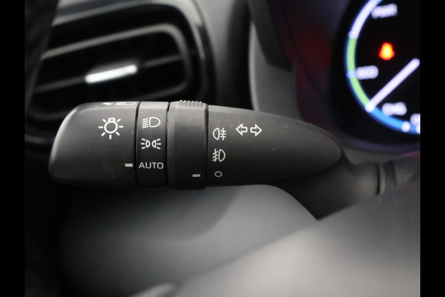 Toyota Yaris Cross 1.5 HYBRID DYNAMIC BLACKLINE GARANTIE 11-2032 . NAVIGATIE . ADAPTIEVE CRUISE CONTROL . SAFETY LOCK