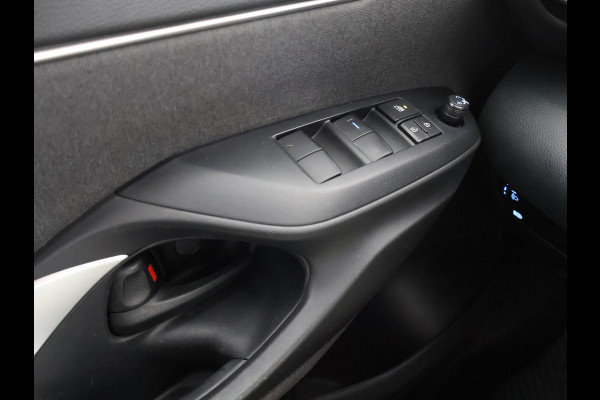 Toyota Yaris Cross 1.5 HYBRID DYNAMIC BLACKLINE GARANTIE 11-2032 . NAVIGATIE . ADAPTIEVE CRUISE CONTROL . SAFETY LOCK