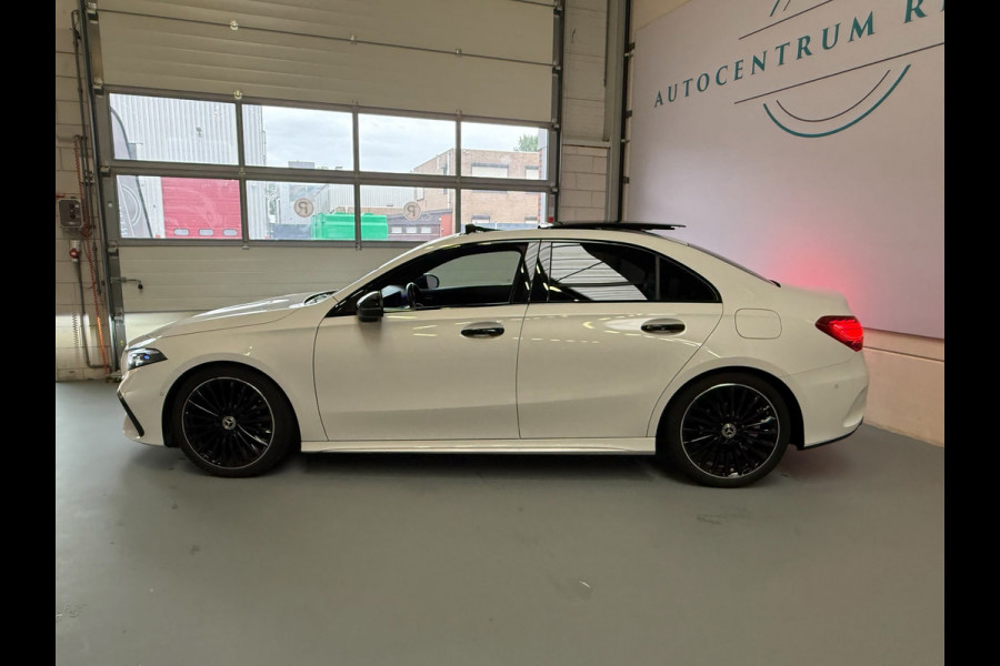 Mercedes-Benz A-Klasse 180 AMG Black Line Automaat, Panoramadak, Navi, Camera