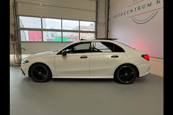 Mercedes-Benz A-Klasse 180 AMG Black Line Automaat, Panoramadak, Navi, Camera