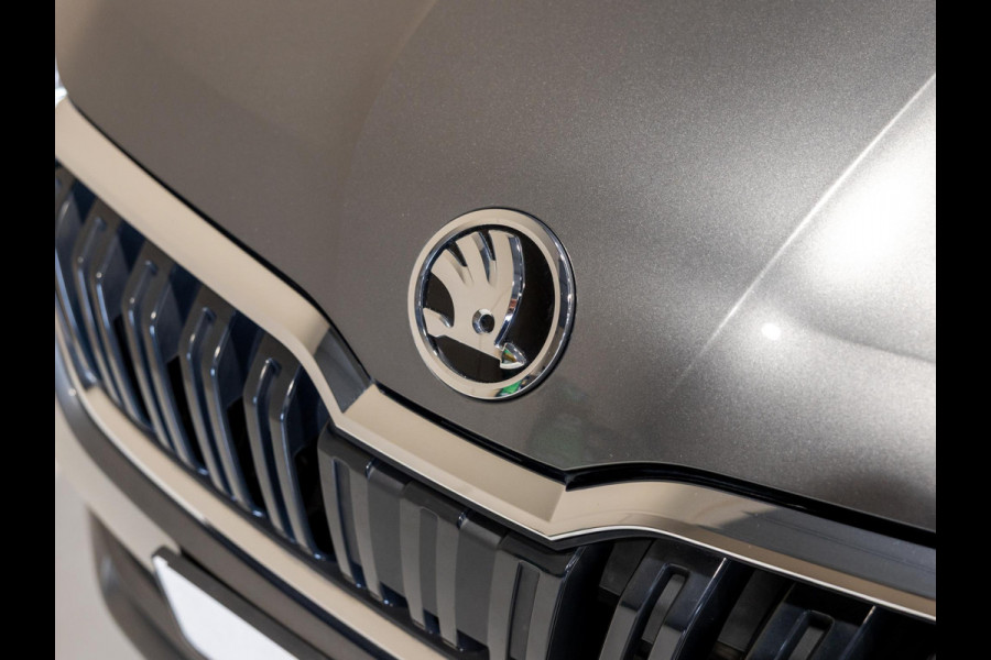 Škoda Kamiq 1.5 TSI ACT Business Edition 150pk / Achteruitrijcamera / Trekhaak / Apple carplay / Airco / Stoelverwarming /