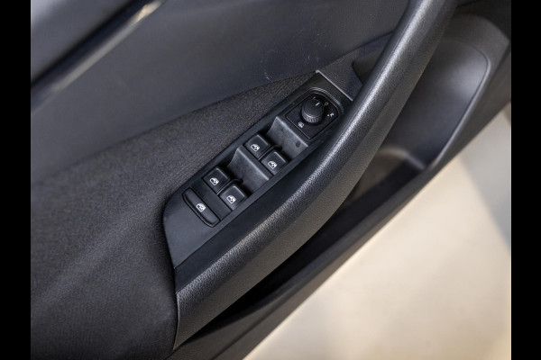 Škoda Kamiq 1.5 TSI ACT Business Edition 150pk / Achteruitrijcamera / Trekhaak / Apple carplay / Airco / Stoelverwarming /