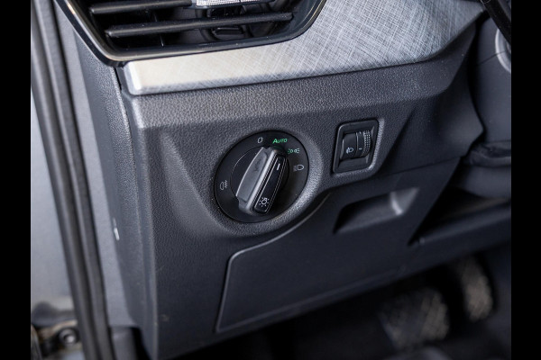 Škoda Kamiq 1.5 TSI ACT Business Edition 150pk / Achteruitrijcamera / Trekhaak / Apple carplay / Airco / Stoelverwarming /